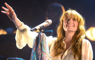 A origem estelar e atuação terrana de Florence Welch